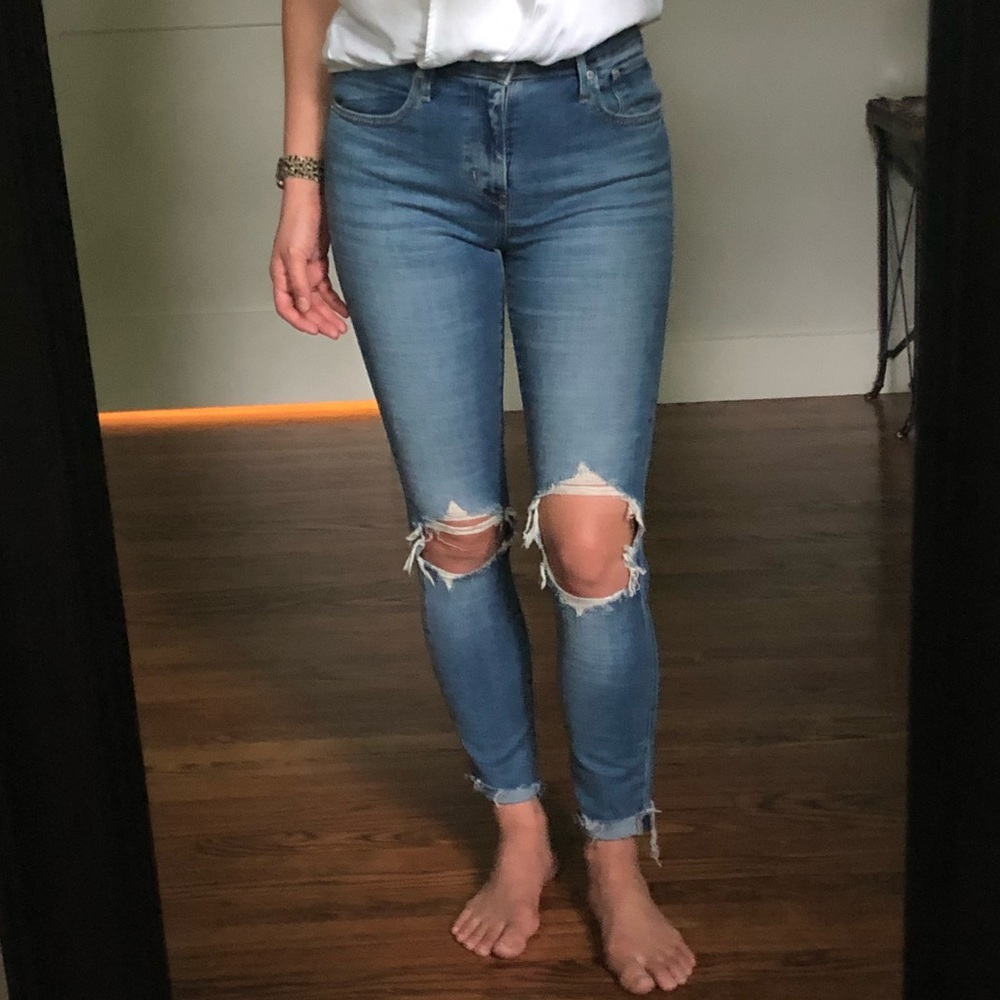 Levi 721 High Rise Distressed Skinny Jeans